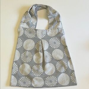 Stylish Gray Tote Bag with Pattern